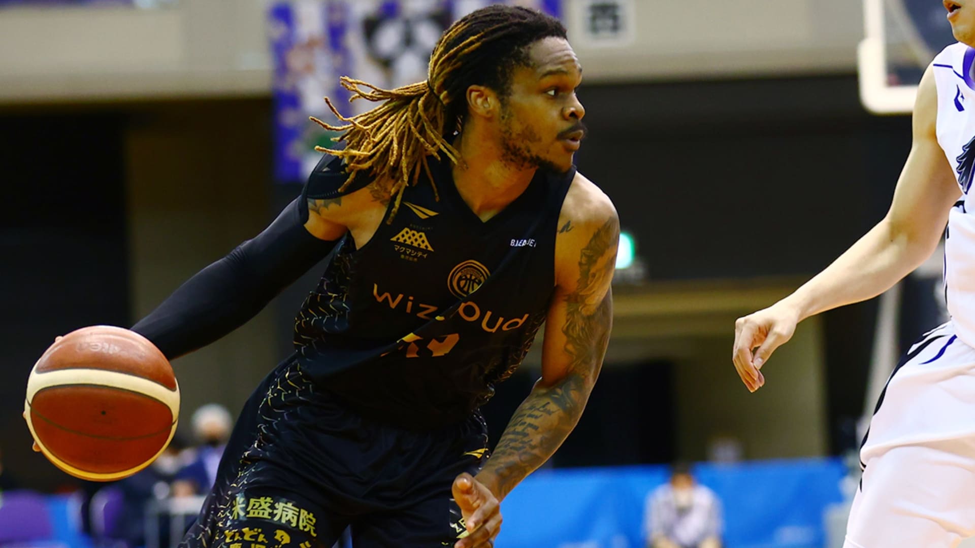 ドリブルしているイメージ